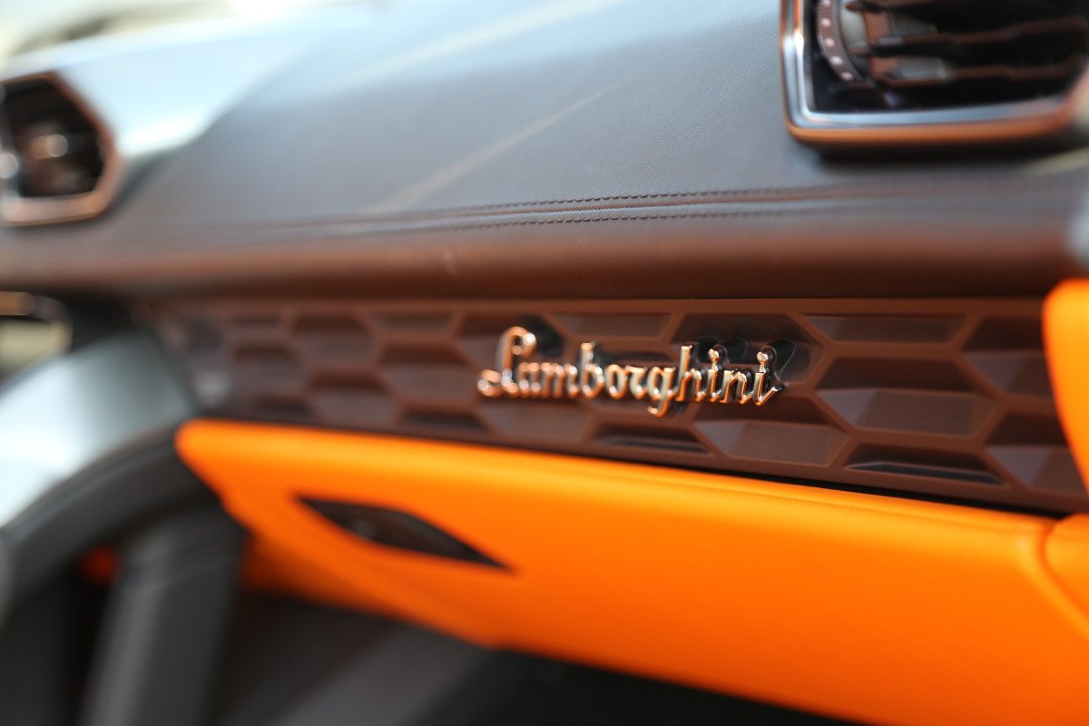Enjoying Lamborghini’s 610 hp Huracan the Bolognese way! - slide 8
