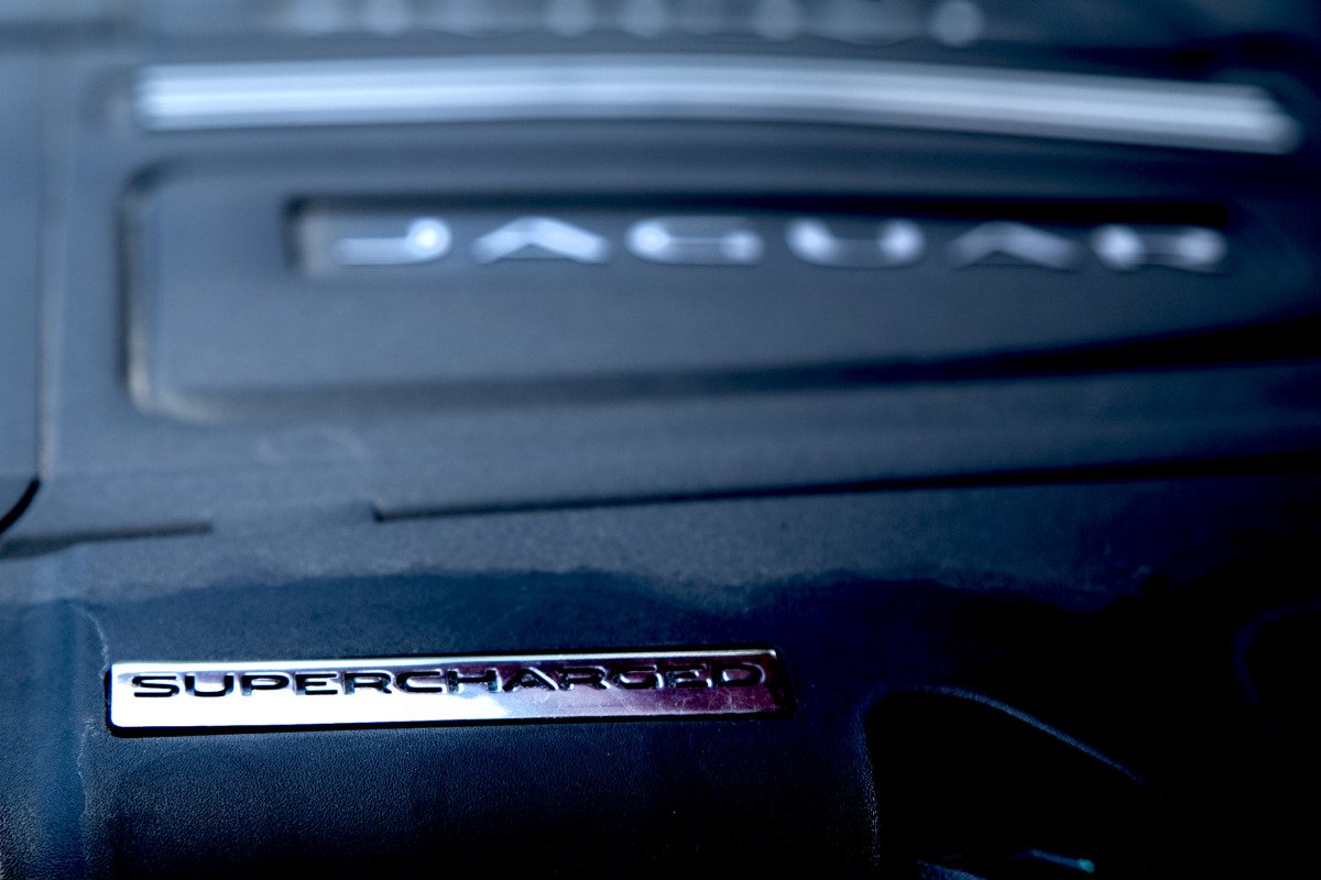 C/D/E/F! Jaguar’s 495hp F-type roadster is the one true heir to the E-type throne - slide 13