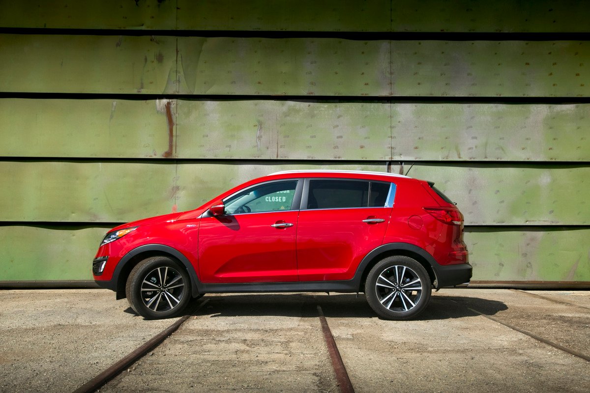 THE AGE OF SPORT: Kia’s 260 hp AWD Sportage shows the Koreans are really not f*cking around - slide 16